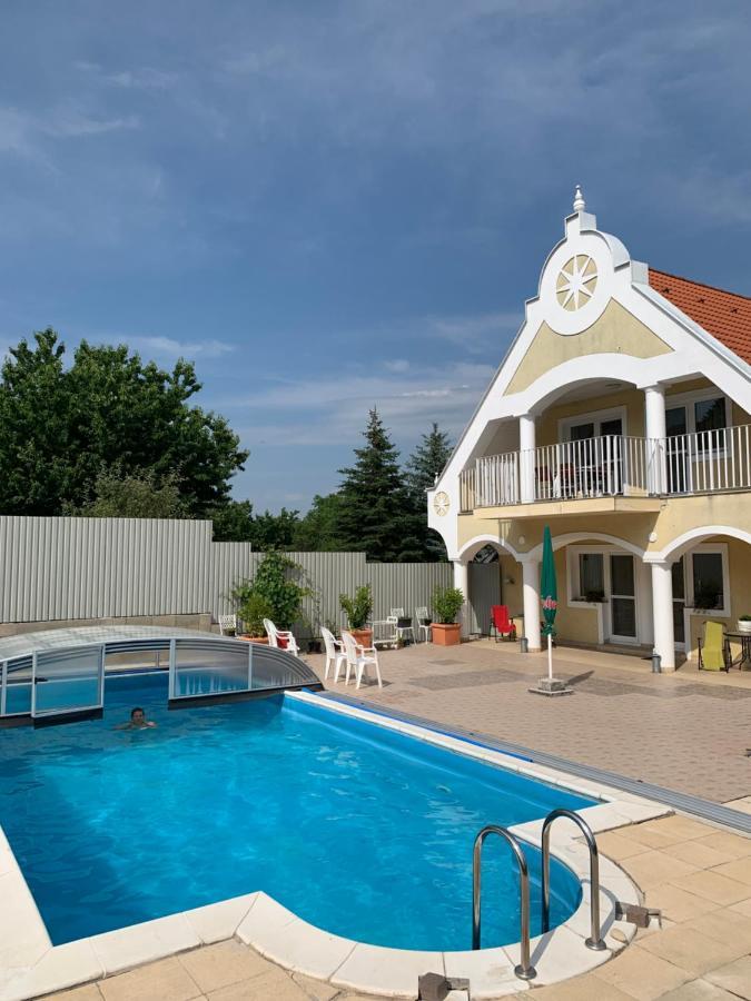 Lilium Villa Хевиз Экстерьер фото